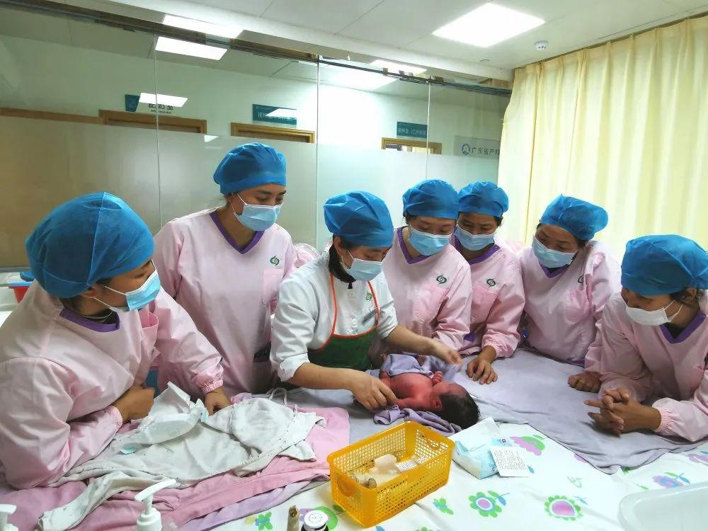 义马市妇婴监护型护送
